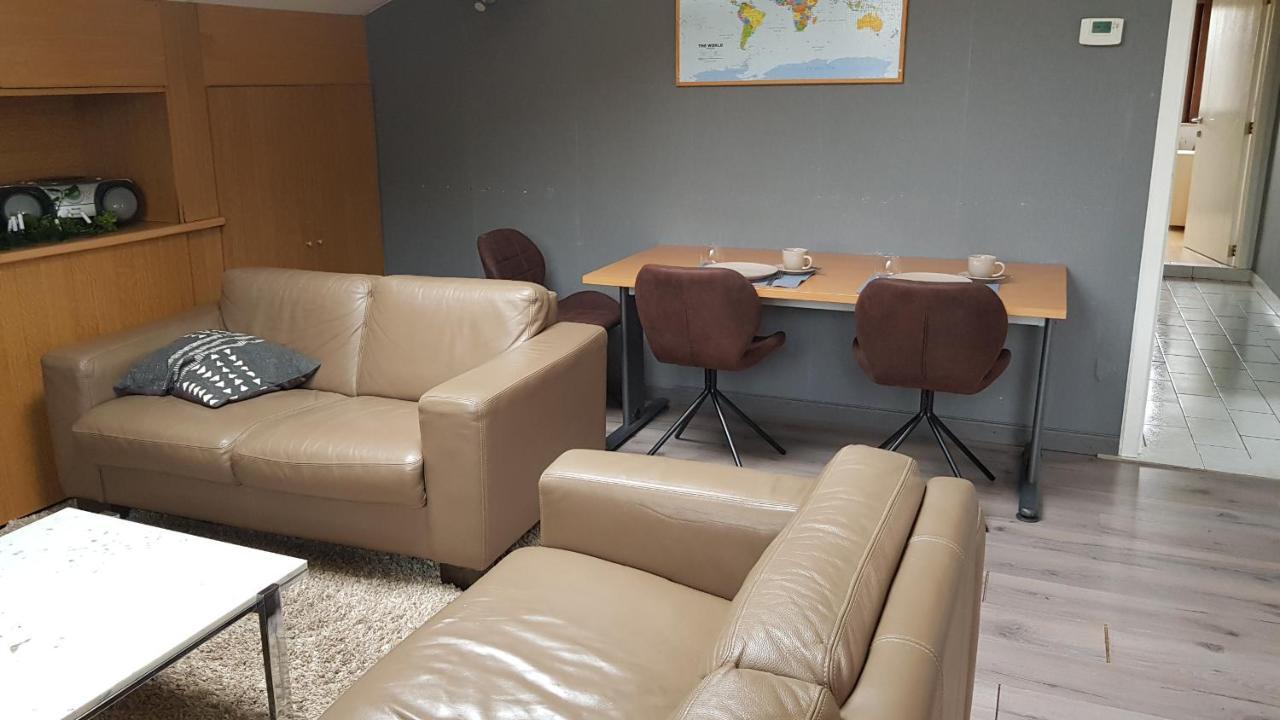 Appartement All In & Zwembad レオポルドスブルグ エクステリア 写真